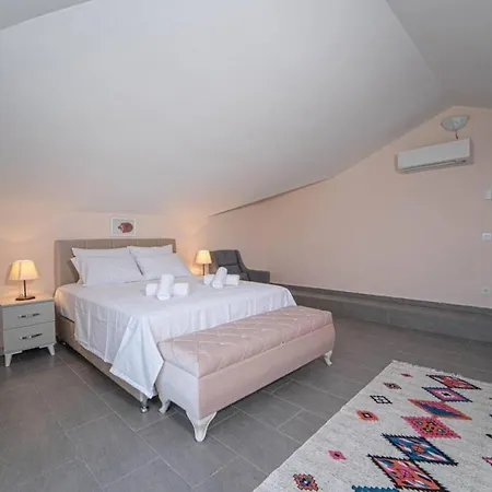 Lovely Duplex With Amazing View In Gocek